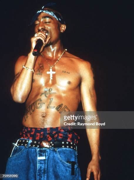 photo de 2pac|2,731 Images Of Tupac Shakur Stock Photos & High。